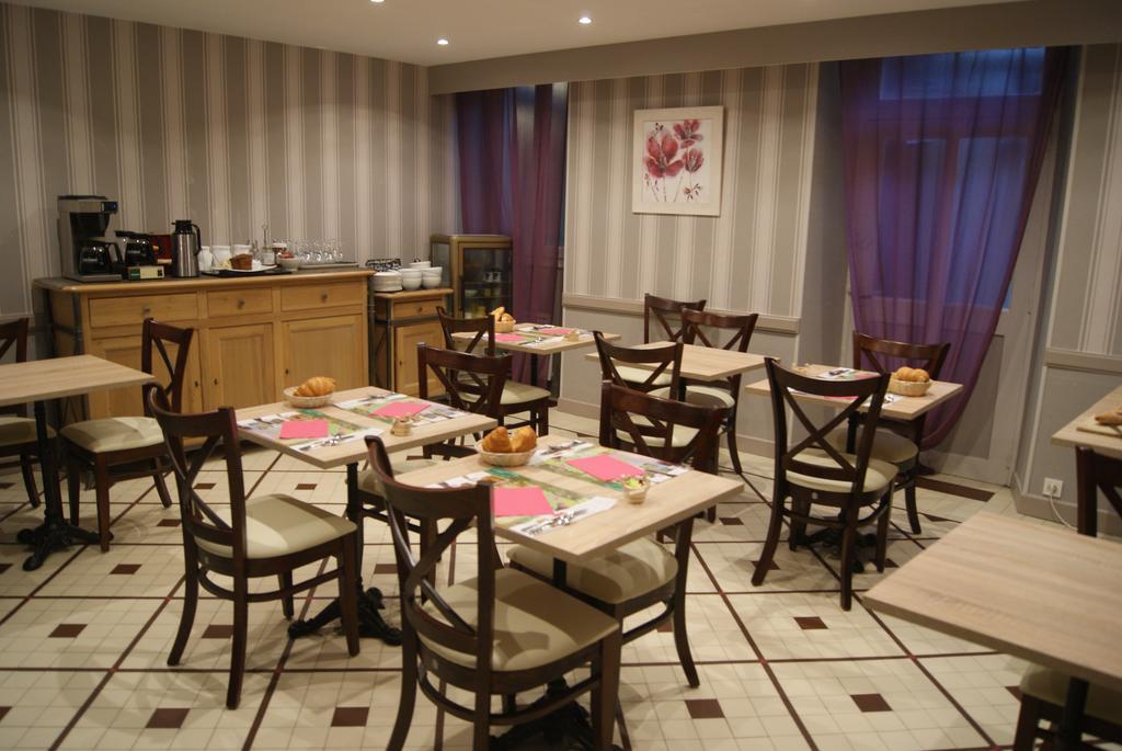 Logis Hotel Restaurant Des Voyageurs Tarnac Exterior photo